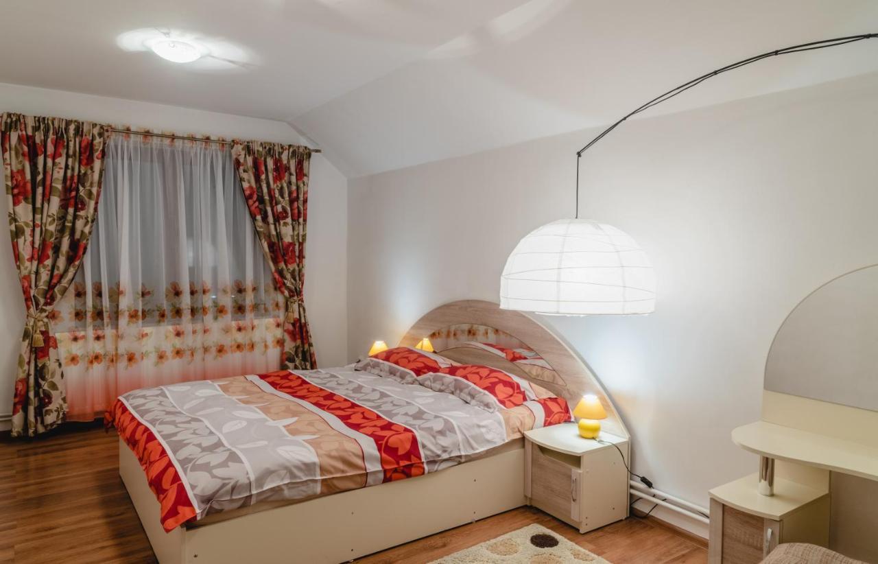 Smb Holiday Apartment Μπρασόβ Εξωτερικό φωτογραφία